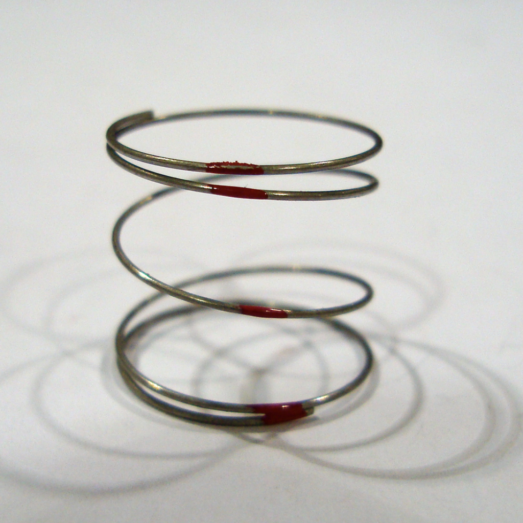 AV2523688 Spring-Constant Effort - Red Stripe