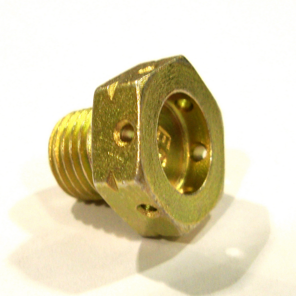 AV132906 Plug-Threaded