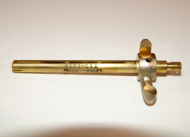 AV13-1519 Throttle Shaft Assy